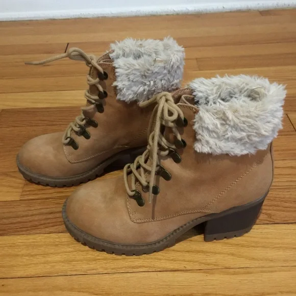 White Mountain Shoes Cliffs Trident Faux Fur Cuff Ankle